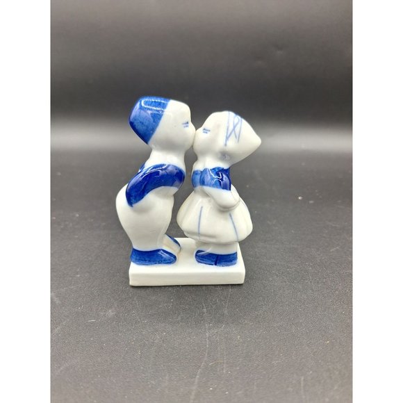 Delft | Accents | Delft Blue Holland Dutch Boy And Girl Kissing ...
